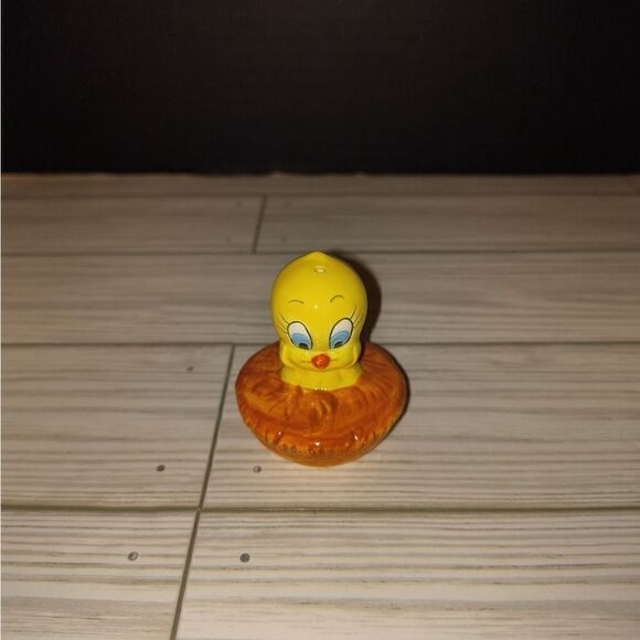 Warner Bros Vintage 1992 Tweety Bird Looney Tunes Salt Or Pepper Shaker - Picture 1 of 8